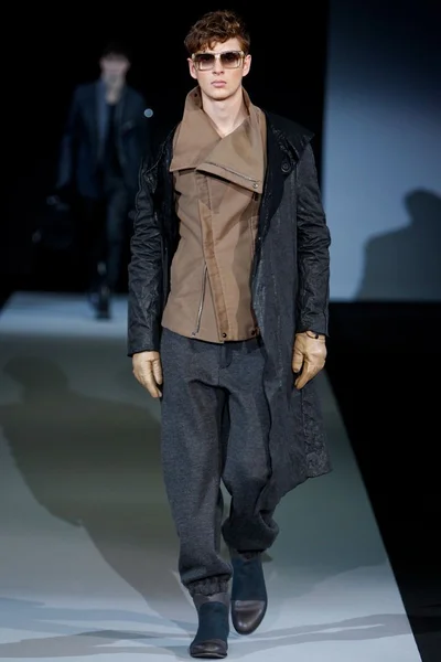 Look 15